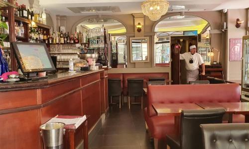 Bar restaurant à 100 du Palais des Festivals