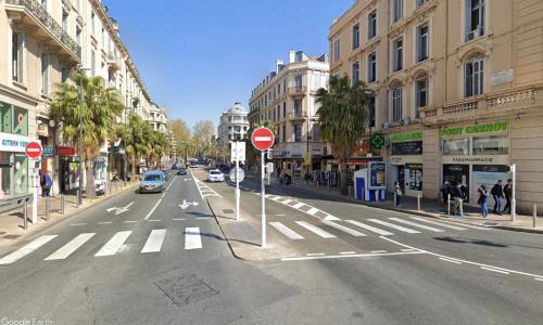 Commerce au bas du bd Carnot