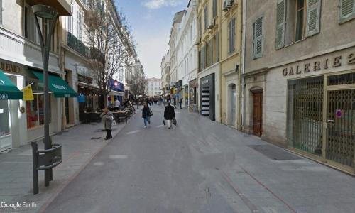 Rare : local commercial de 180 m² rue Hoche à Cannes